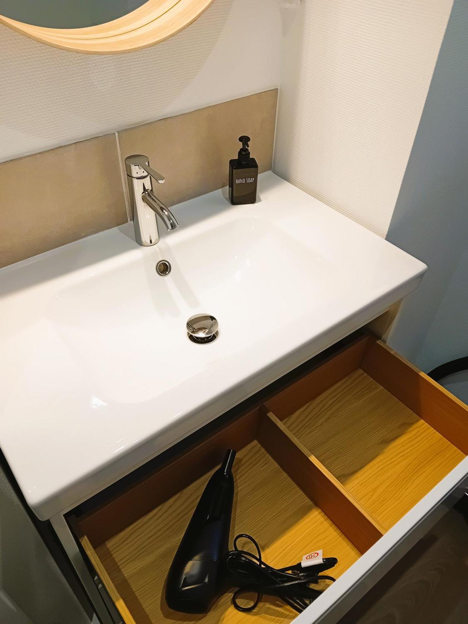 101 - Appart Renove Avec 1 Chambre Spacieuse - Tram Et Clinique Mutualiste A 1 Min Grenoble Habitación foto